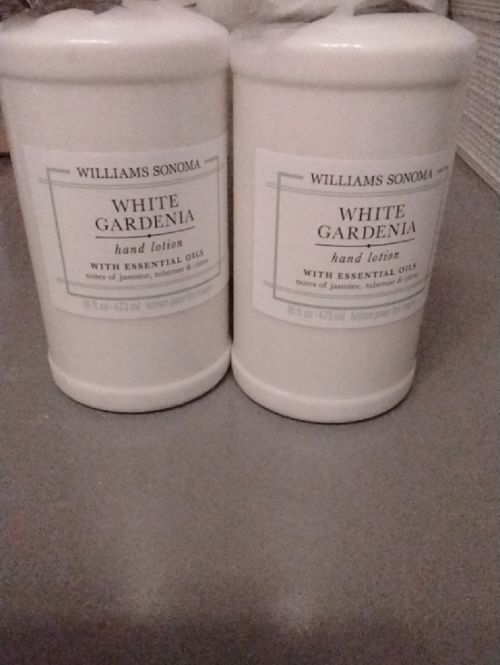 Williams Sonoma Other - Williams Sonoma White Gardenia Hand Lotion Duo - White